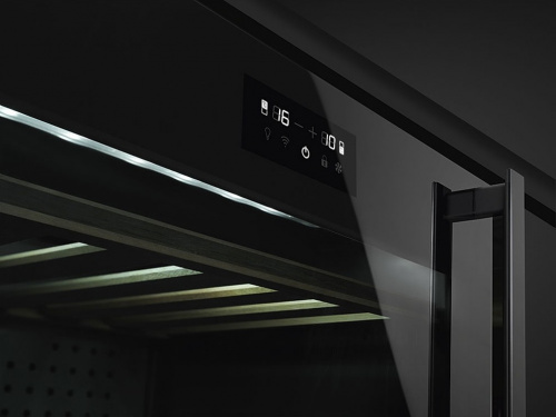 Встраиваемый винный шкаф Smeg CVI638LWN3 фото 5