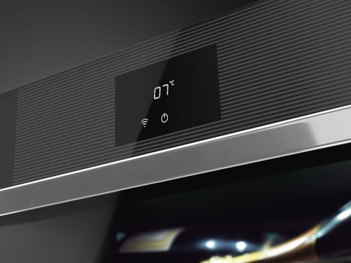 Встраиваемый винный шкаф Smeg CVI121N3 фото 3