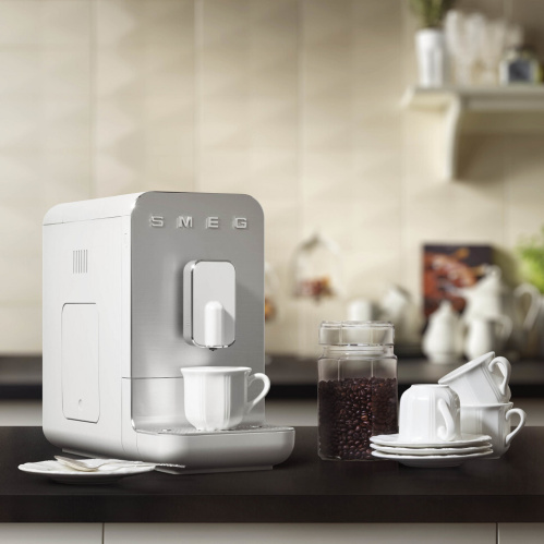 Кофемашина Smeg BCC01WHMEU фото 4
