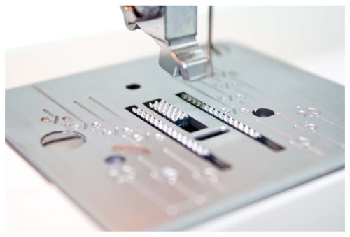 Швейная машина Janome Legend LE-20 фото 5