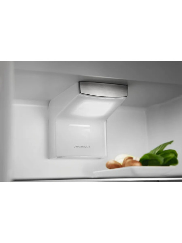 Встраиваемый холодильник Electrolux LNS9TE19S фото 4